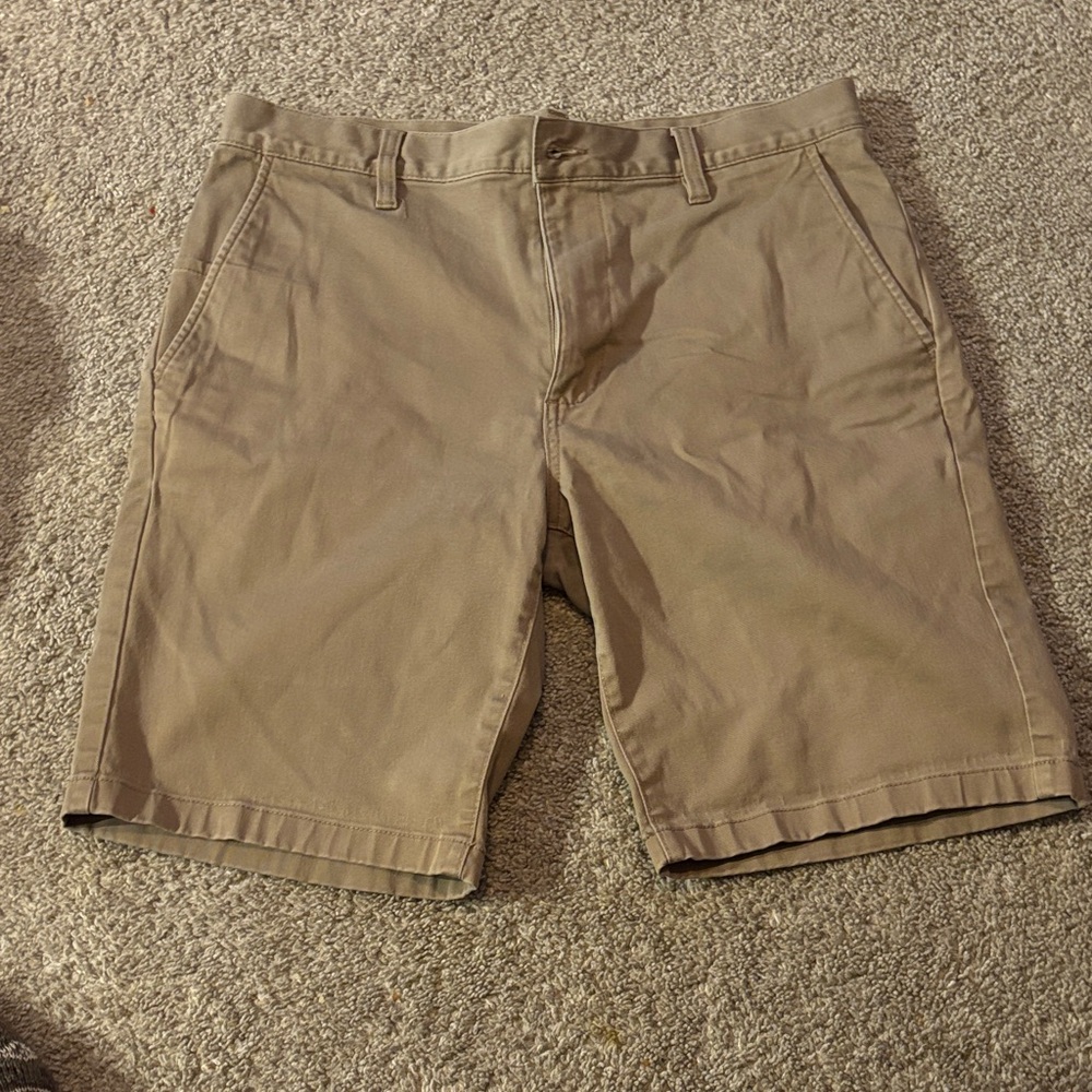 RVCA Men's Tan Flat Front Shorts